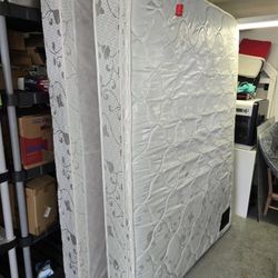 Beauty Comfort Pillow Top Queen Bed with Box Spring