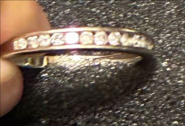 Size 7 10k white gold diamond ring