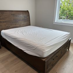Nice Wooded Bed Set! Size Full - like New Mattress