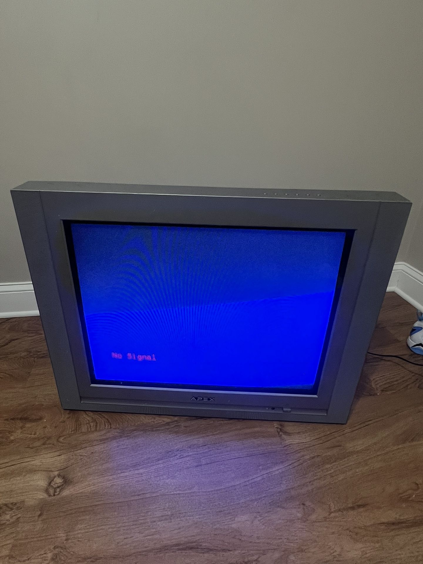 Classic TV’s Both work And In Good Condotion (no Remote)