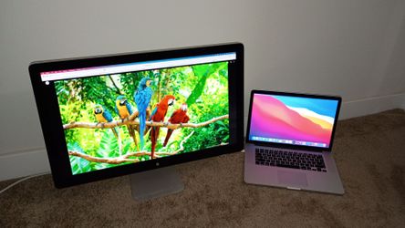 27 Inch Apple Cinema Display With built-in  iSight Camera / Microphone & Speakers