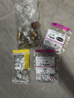(6) Pex 3/4" Apollo And (18) 1/2" Shark bite Clamps.