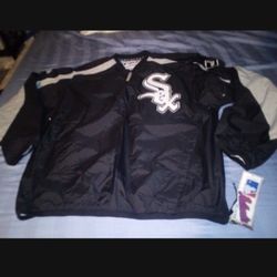 White Sox⚾ Official Windbreaker Size- L