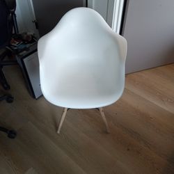 Eames Molded Plastic Armchair