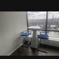 Major deal!!! Current Retail price ($679) With Delivery! Symbol Dining Table (Modern) (Table Only) (Great Condition)