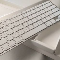 Apple Magic Keyboard Wireless Bluetooth 