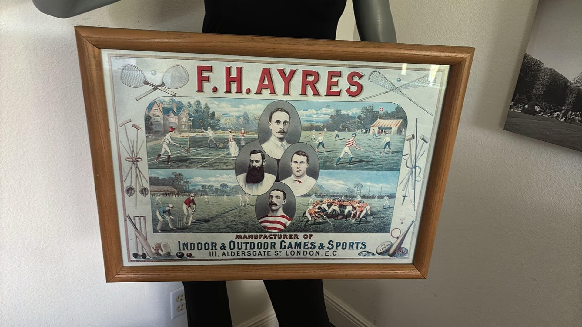2 Room Game Wall Pictures Frames Decoration Both $6