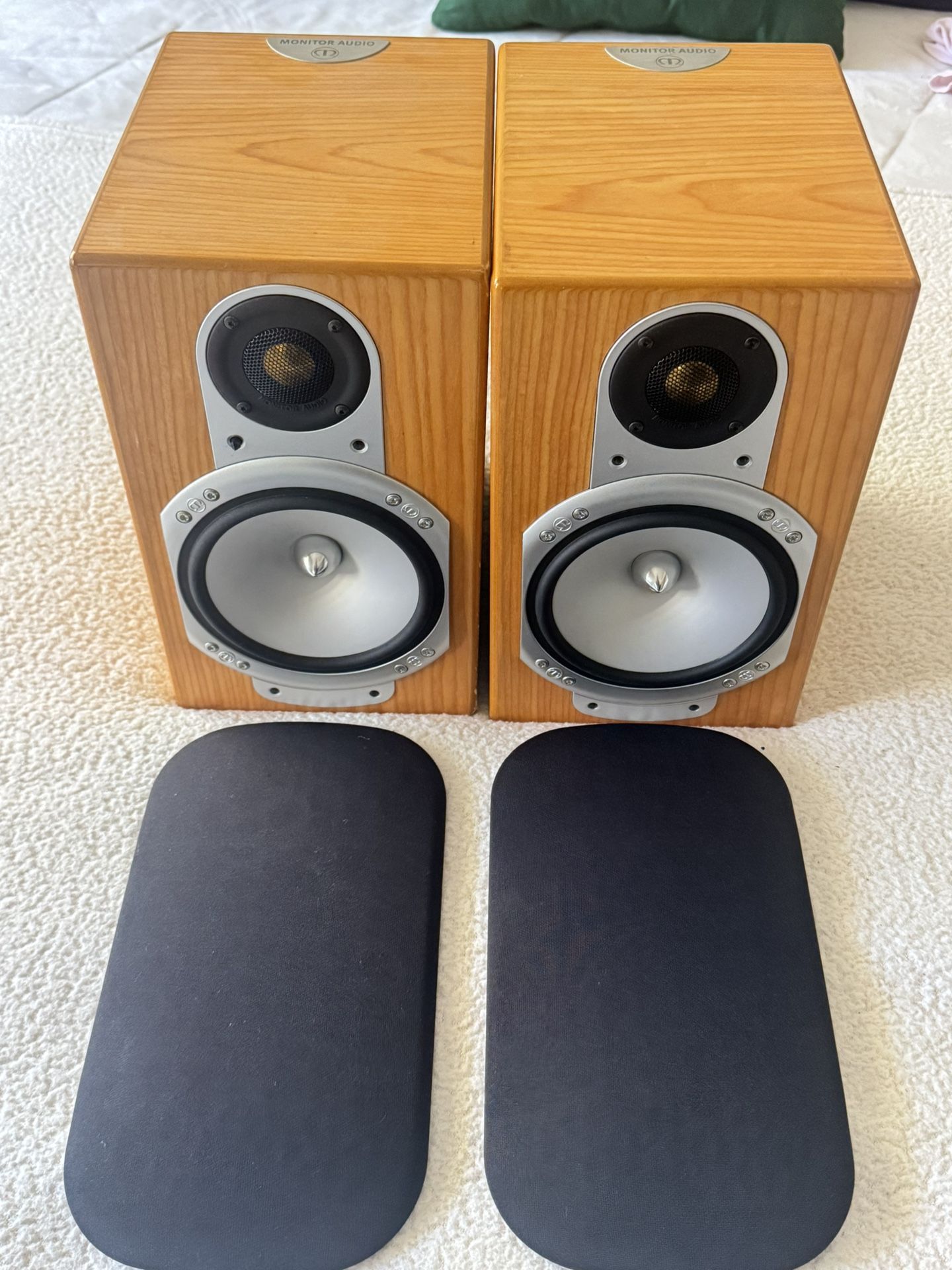 Monitor Audio Silver RS 1 Bookshelf Speakers for Sale in Novato, CA ...