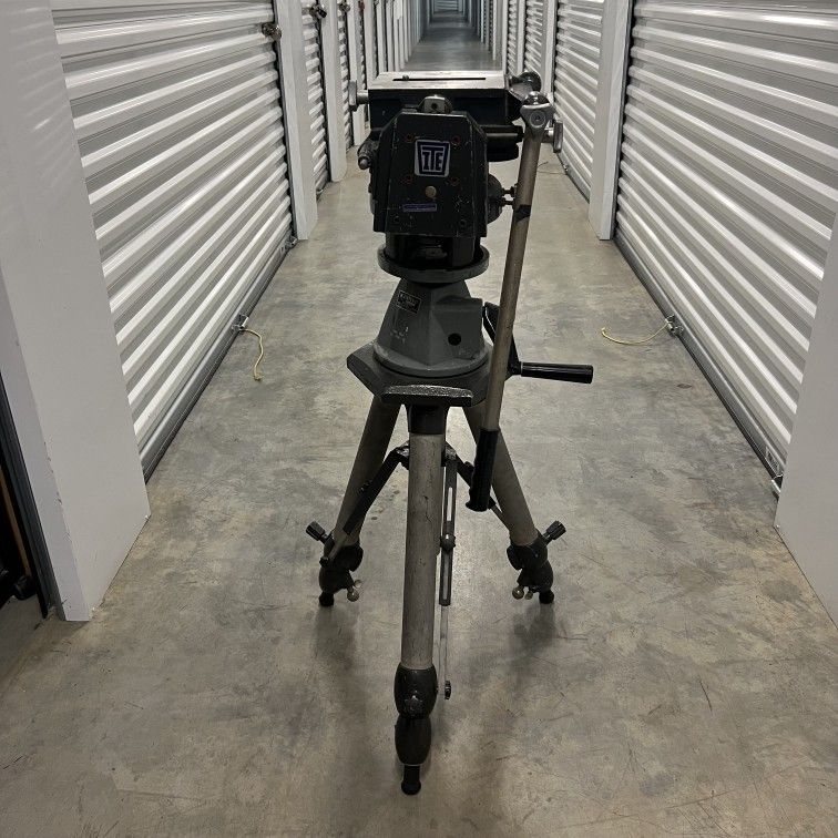 Vinten 738 Heavy Duty Aluminum Camera Tripod / ITE H2 Head