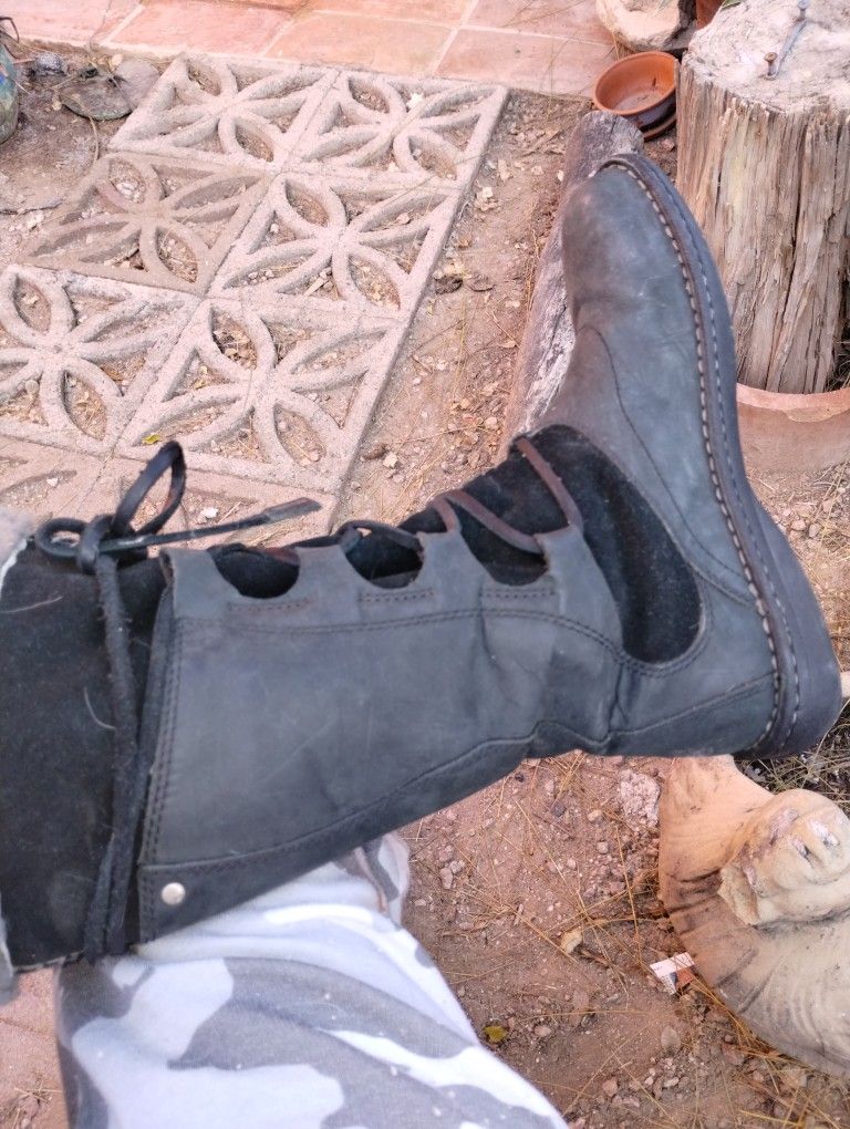 UGG TALL WINTER BOOT sz 9