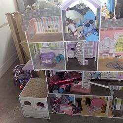 Doll House 