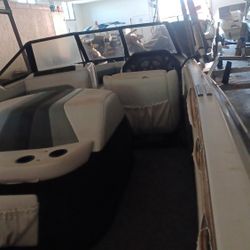 Upholstery-Tapiceria