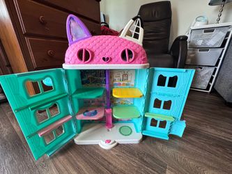 Gabby’s dollhouse — just the house