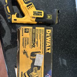 Dewalt reciprocating Saw (TOOL ONLY) 