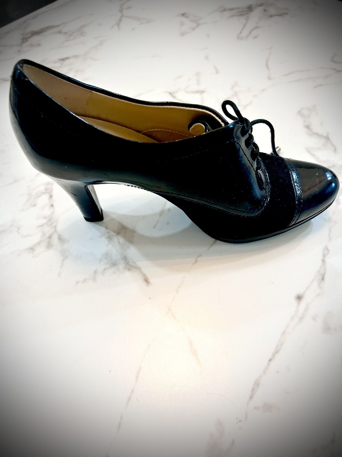 AK Anne Klein Oxford Heels Black Patent Suede Lace Up Pumps Women's Size
