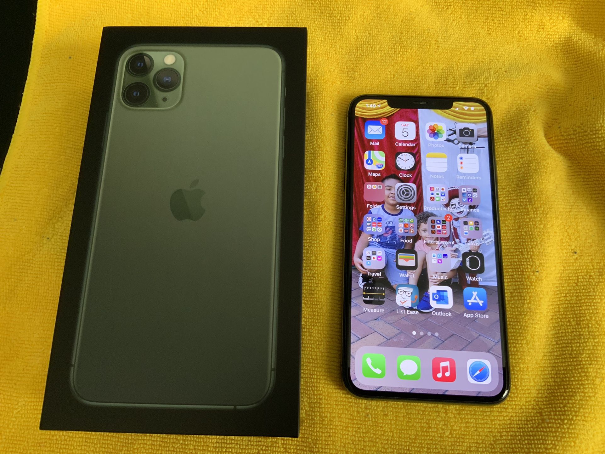 Unlocked iPhone 11 Pro Max 256 GB