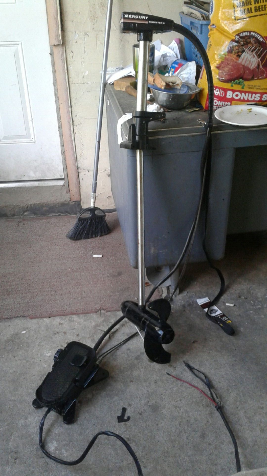 Mercury thruster 2 boat trolling engine