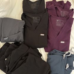 FIGS SCRUBS BUNDLE WOMENS