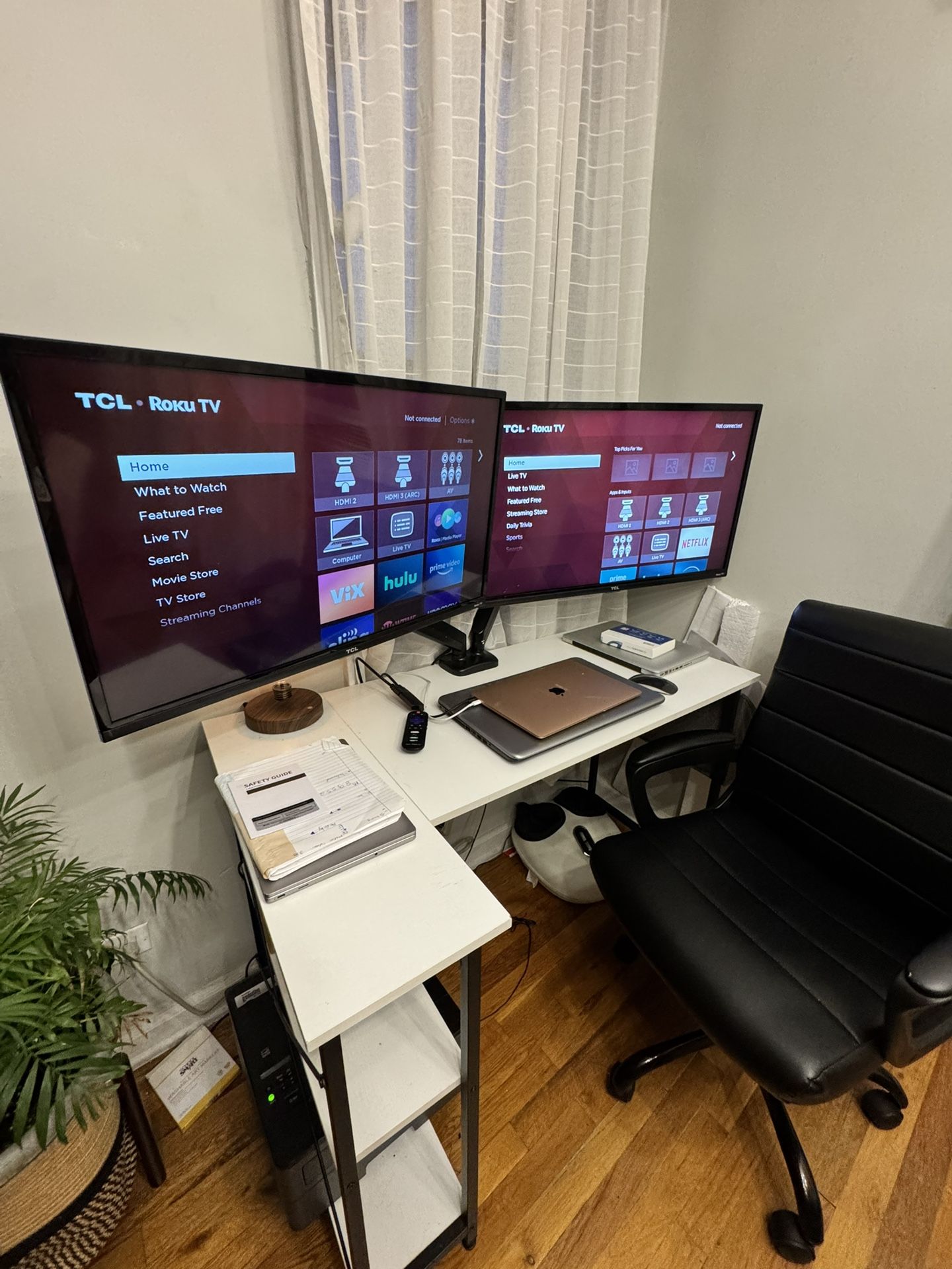 Set Of 2, 32in Roku Tv Monitors Plus Table And Chair