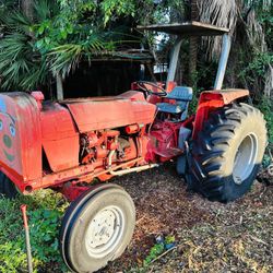 1977 Big Red Ford Tractor. Runs Great Strong As An Ox!!!!