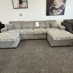 Spacious Style! Light Gray U-Shape Sectional – $599 🛋️✨