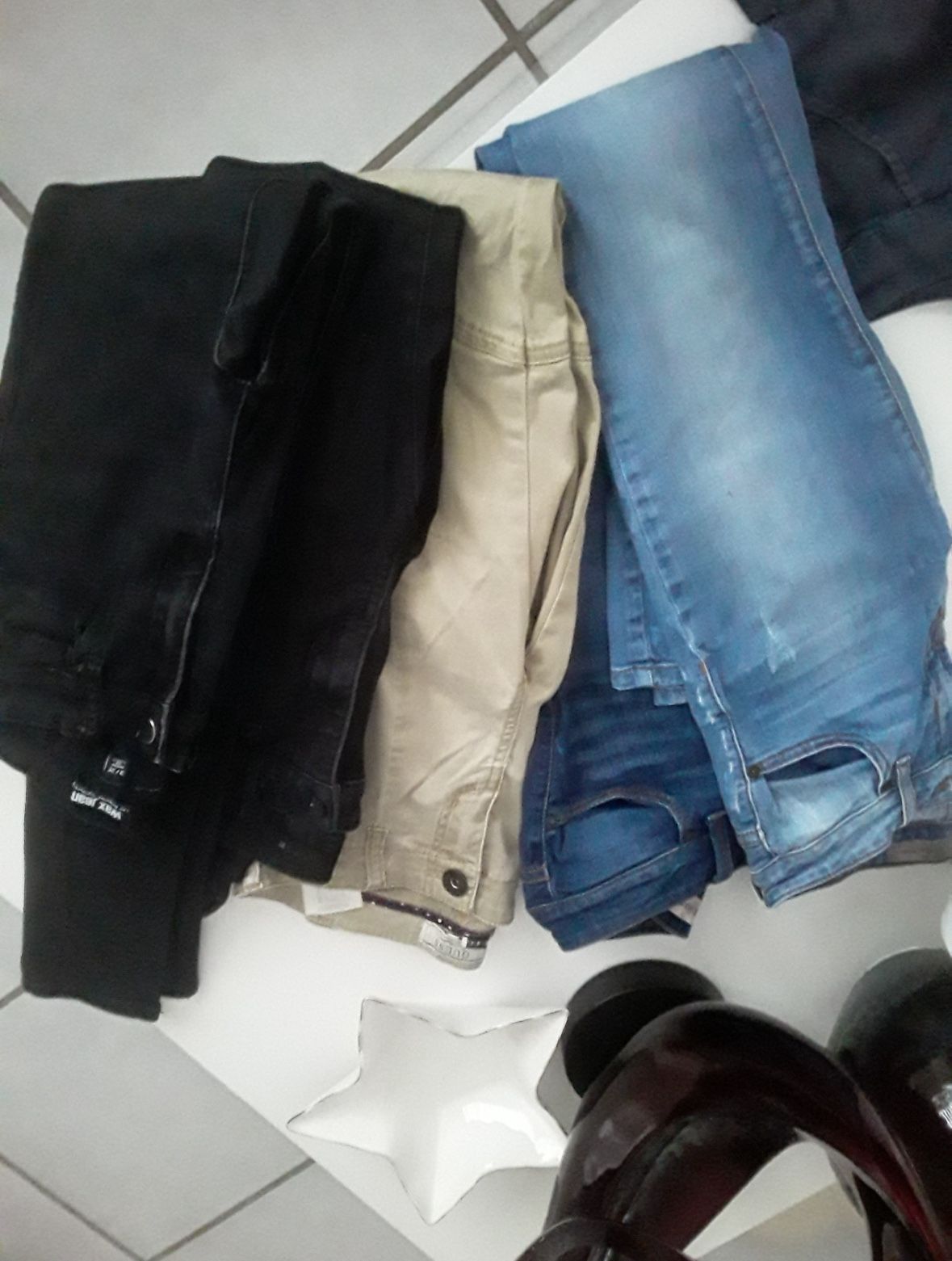Ladies clothing  including Guess Jeans, Shorts, Tees etc.