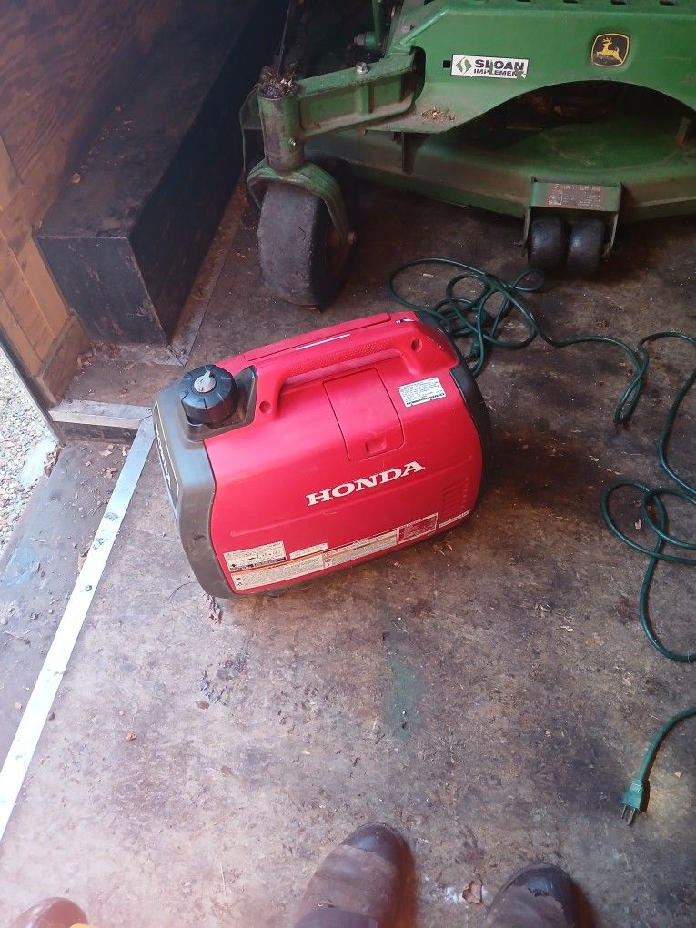 EB 2200 Honda Generator In Very Good Condition Works Like New $650