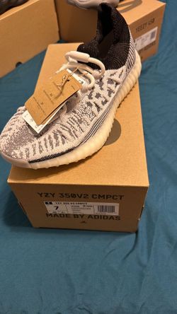 Yeezy Knit Size 7