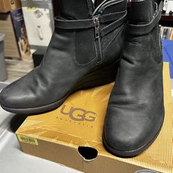 UGG Emalie Wedge boots Size 9