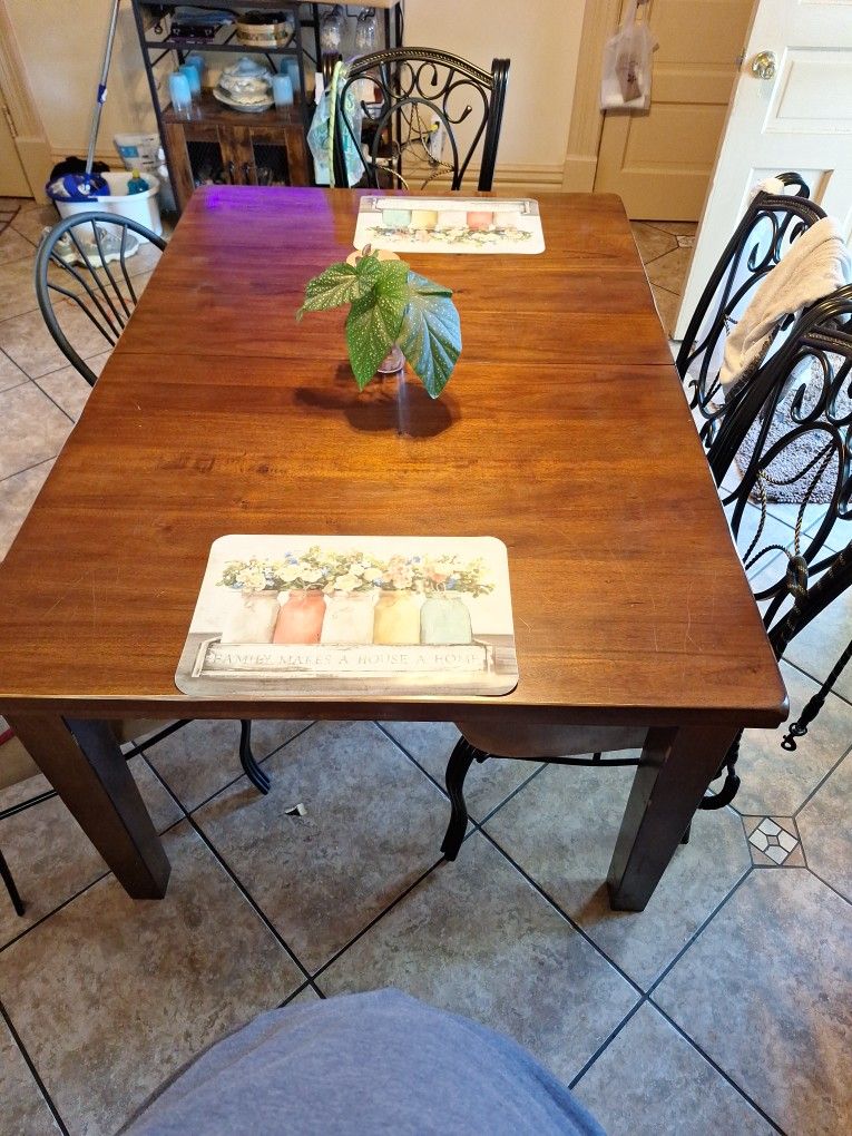 Ralene Butterfly Table 6-8 Persons