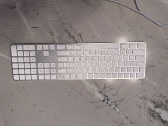 Wireless Apple Magic Keyboard with Touch ID & Numeric Keypad – Excellent Condition