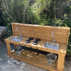 Mud Kitchen Play