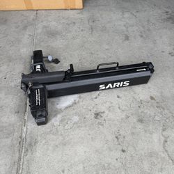 Saris swing away hitch