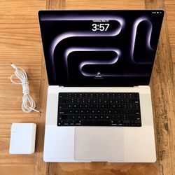 MacBook Pro M4 Pro Chip 16-inch (latest 2024) 24 GB 1TB SSD