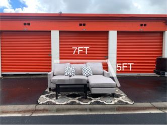 Sectional sofa with reversible chaise