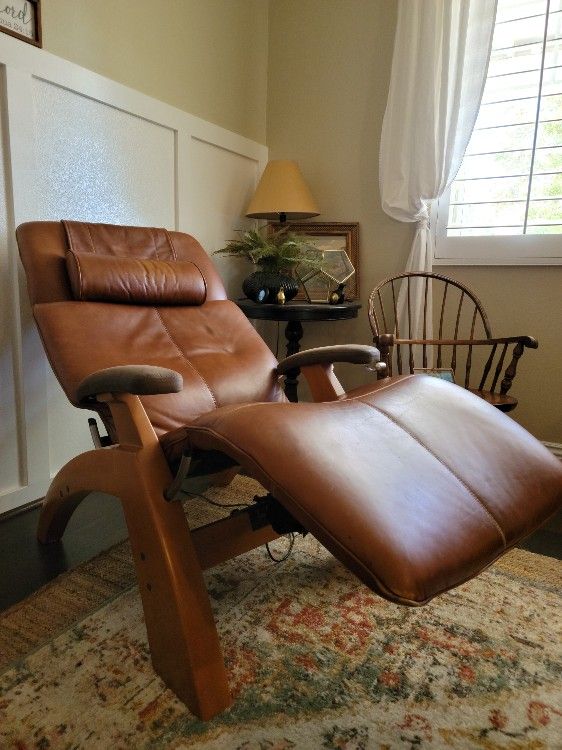 Human Touch Zero Gravity Chair