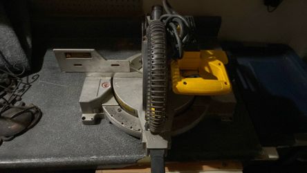 Dewalt saw