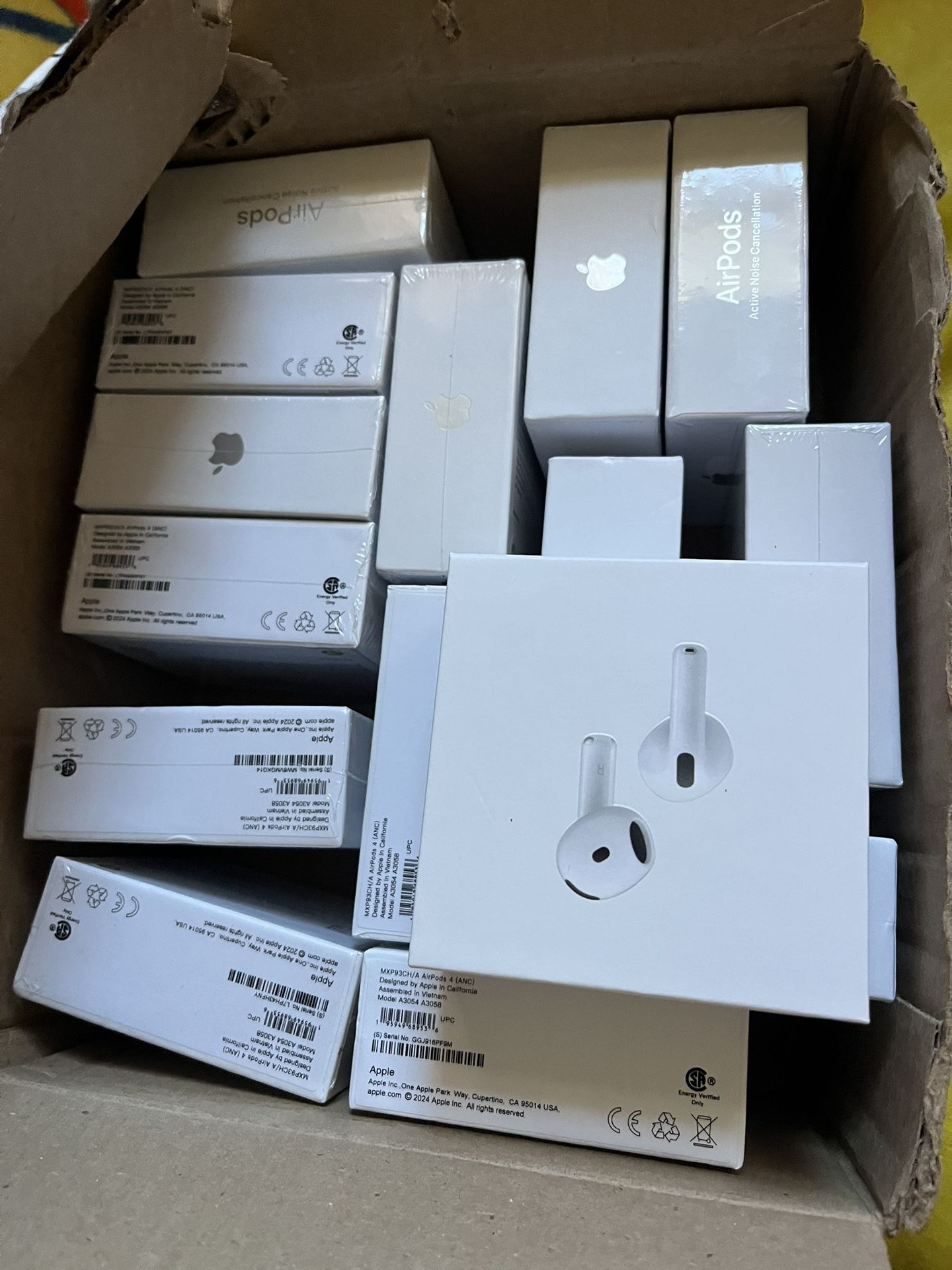 AirPods 4 ANC