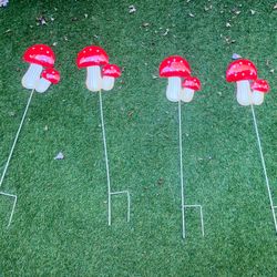 Set of 4 Red White Mushroom Garden Stakes Yard Decor Whimsical Toadstool Lawn Ornament