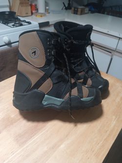 Women's Size 8 Airwalk Snowboarding Boots In Brand New Condition See Description