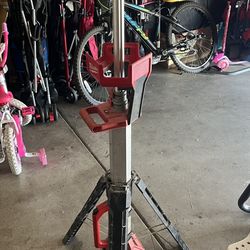 Milwaukee Rocket Dual Power Tower Light (Bare Tool. Battery and Charger NOT Included)