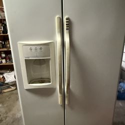 Side By Side Refrigerator For Free. It Needs A Bit Of Fixing But It Works