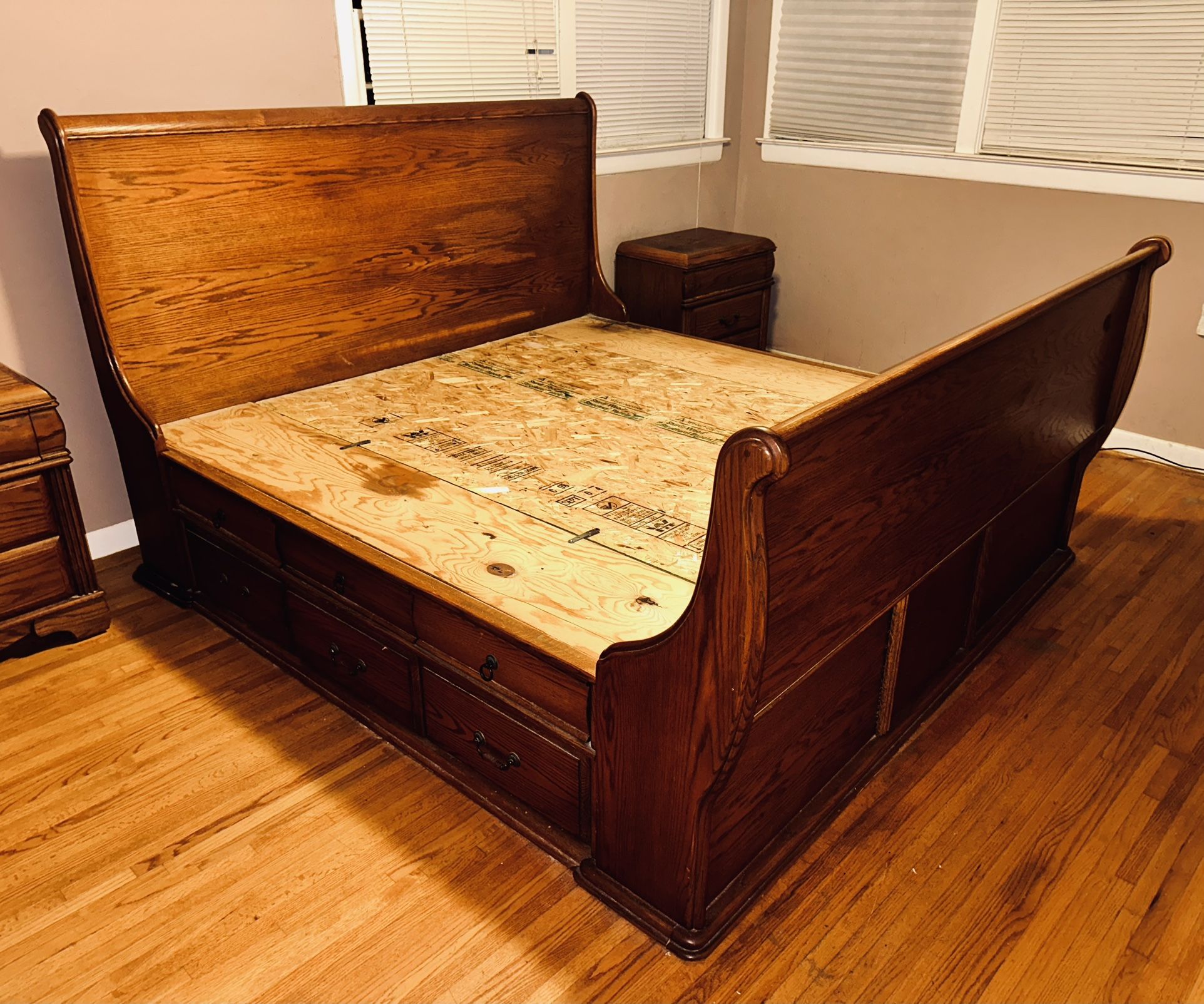 Blackhawk 6-Piece King Size Bedroom Set