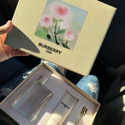 Burberry perfume set 