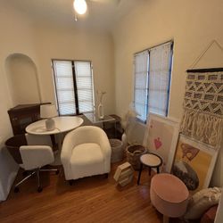 Furniture! And Decor! 