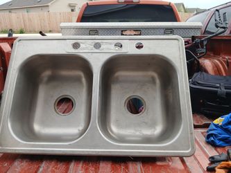 Double Deep Kitchen Sink Good Condition. 