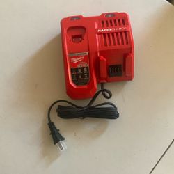 Milwaukee M18 / M12 Rapid Charger 