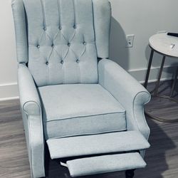 Reclining wingback chair 