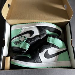 Jordan 1 Retro High OG “Green Glow”