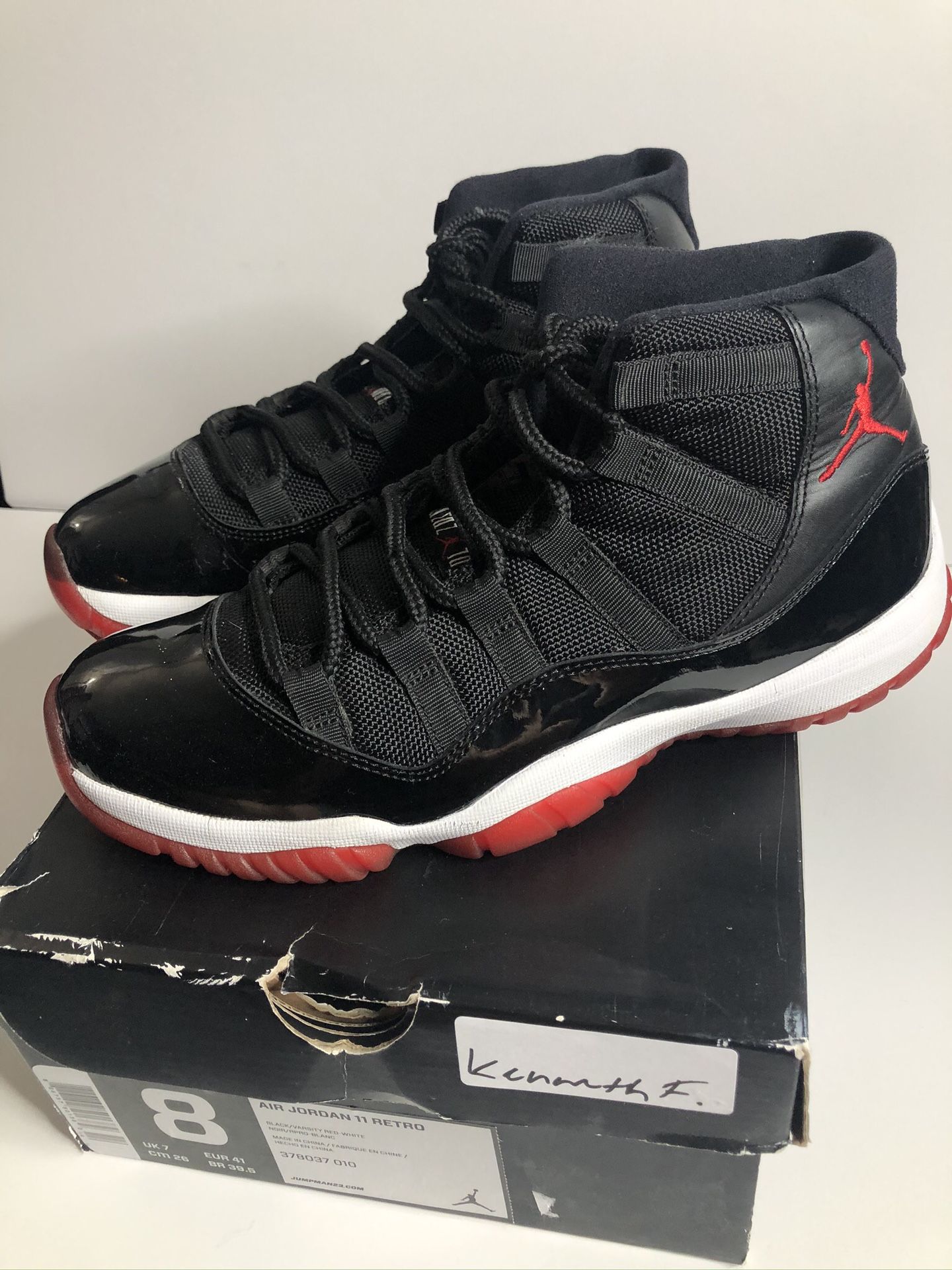 Nike air Jordan 11 bred 2012 size 8 9/10 condition